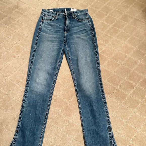 Rag & Bone jeans. Excellent condirion. Size 25. Slit on bottom. Super soft - Picture 3 of 4